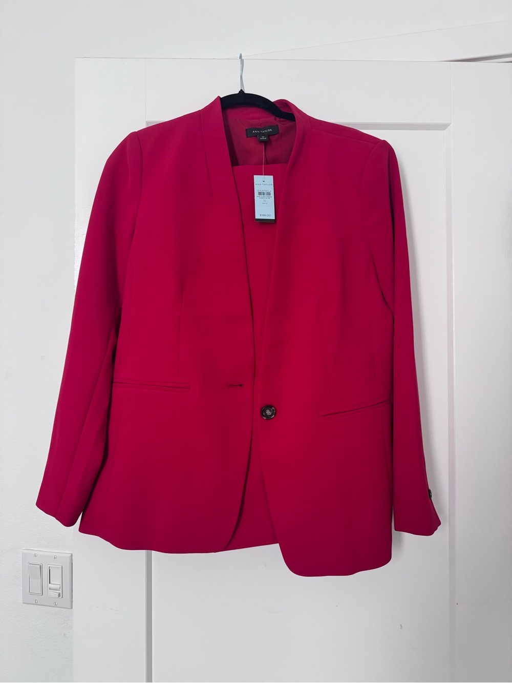 🍓Ann Taylor Red Fluid Crepe Pant Suit - Size 10P blazer, 8P pants